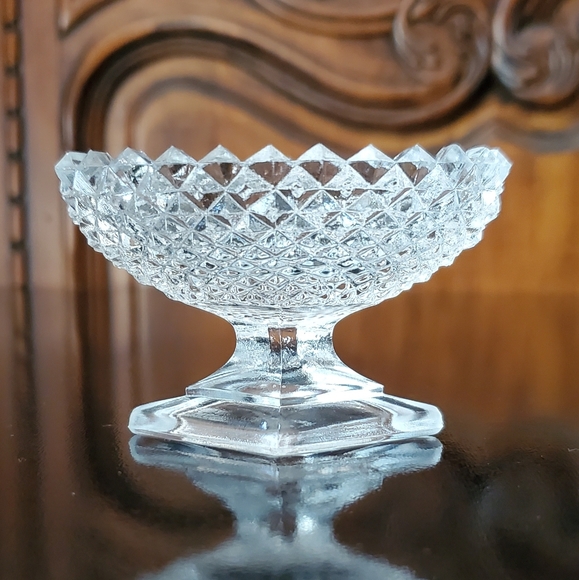 Vntg "English Hobnail"  Individual Nut / Salt Dip by Westmoreland - Picture 7 of 8